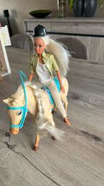 Barbiepop met paard, Ophalen