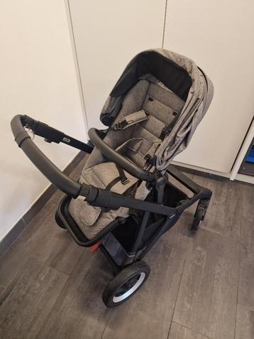 Thule sleek babywagen + 2 maal regenhoes + 2 maal voetenzak  beschikbaar voor biedingen