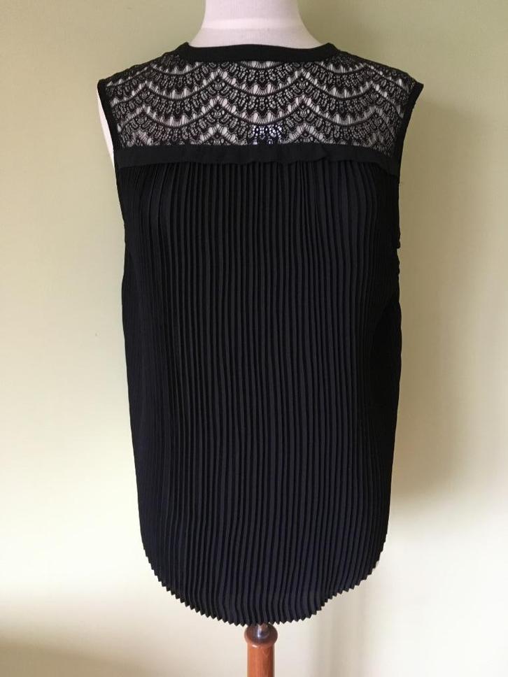 Vero Moda zwart topje met kant - maat M, Kleding | Dames, Topjes, Zo goed als nieuw, Maat 38/40 (M), Zwart, Zonder mouw, Ophalen of Verzenden