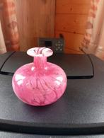 Kleine vaas met roze spetters