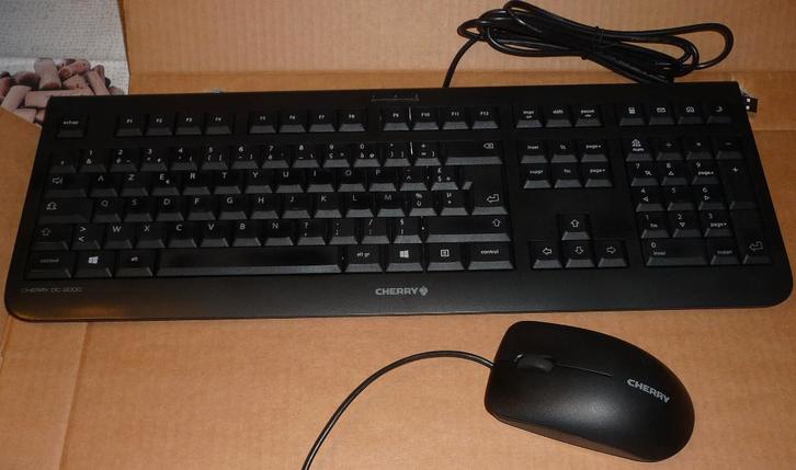 Ensemble clavier et souris Cherry DC2000, Informatique & Logiciels, Claviers, Comme neuf, Azerty, Filaire, Ergonomique, Ensemble clavier et souris