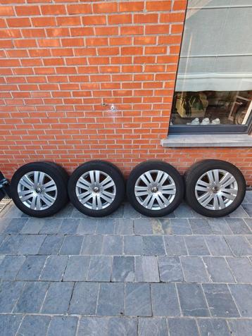 Set orginele Volkswagen velgen met banden. beschikbaar voor biedingen