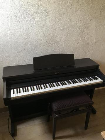 Roland digitale piano beschikbaar voor biedingen