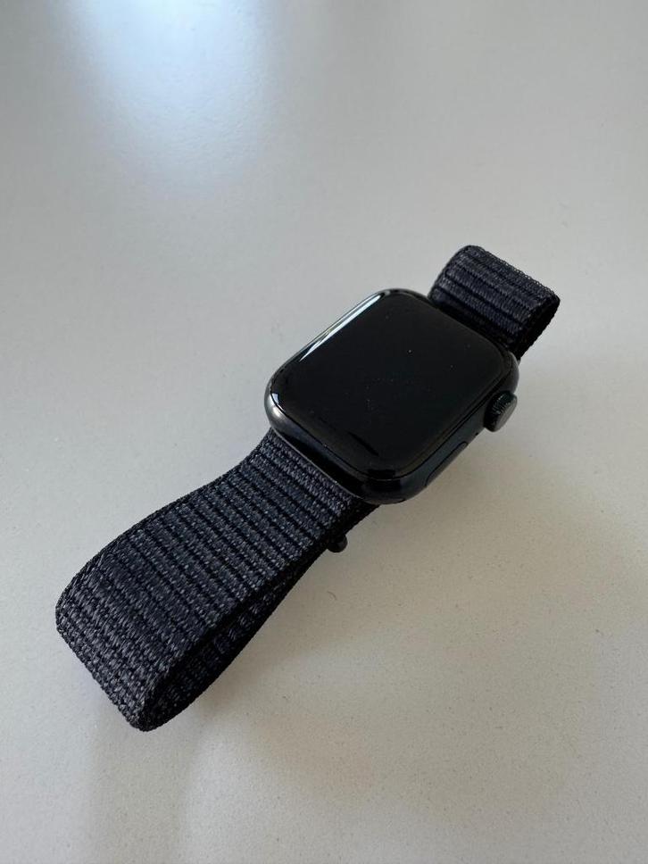 Apple watch series 7 nike edition 41mm zwart, Handtassen en Accessoires, Smartwatches, Gebruikt, Zwart, Ophalen of Verzenden