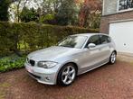 BMW 130i uit 2005, Auto's, BMW, Zwart, Leder, 1375 kg, 5 deurs