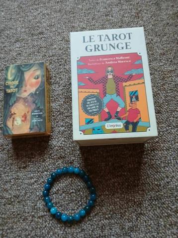 tarots et bracelets en pierre disponible aux enchères