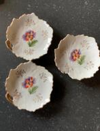 3 kleine schaaltjes met bloemenmotief., Enlèvement ou Envoi