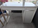 Bureau Ikea modèle MICKE 10550cm bon état en blanc, Bureau