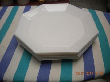 Platte borden (6st.) beschikbaar voor biedingen