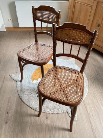 Stoelen Mechelse stijl x 2 beschikbaar voor biedingen