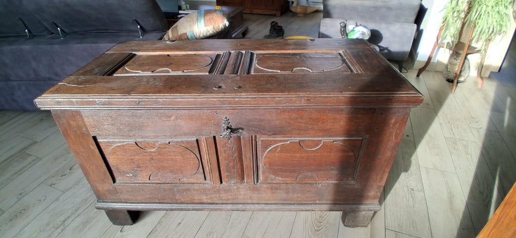 Malle ancienne en chêne, Antiquités & Art, Antiquités | Meubles | Tables, Enlèvement