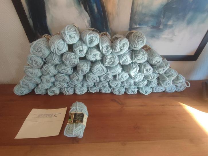 Tapis Pinquin 61 bollen bol €0,75 p/s €40 lot, Hobby en Vrije tijd, Breien en Haken, Nieuw, Ophalen of Verzenden