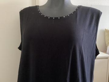 2 zwart topjes (grote maten) beschikbaar voor biedingen