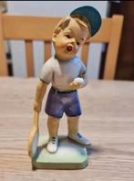 Porseleinen beeld : jongen met tennisraket / oftriart, Ophalen of Verzenden