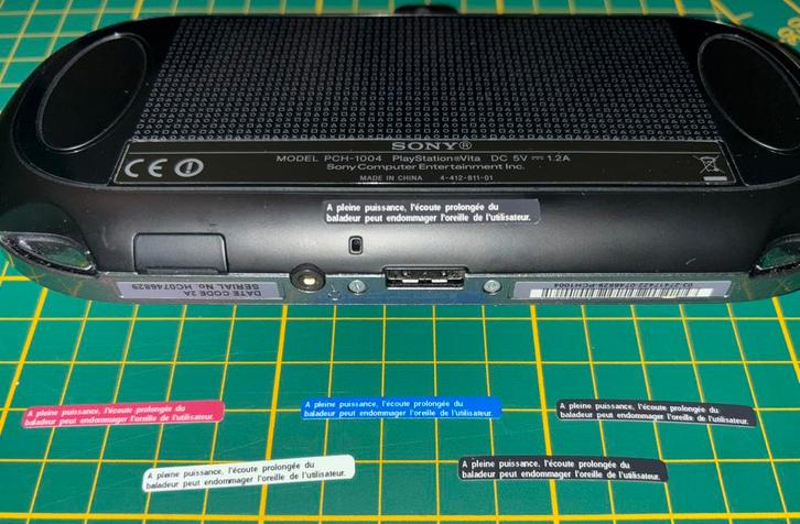 Psvita autocollant, Games en Spelcomputers, Spelcomputers | Sony PlayStation Vita, Zo goed als nieuw, Zwart, Ophalen of Verzenden