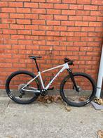 Orbea alma h30 met carbon voorvork en dt swiss wielen, Fietsen en Brommers, Ophalen, Zo goed als nieuw