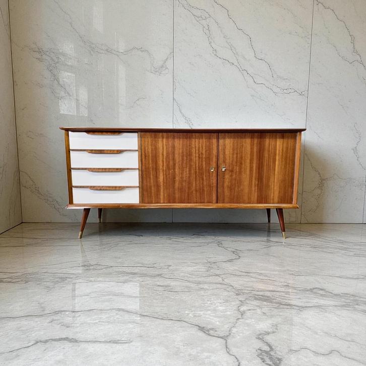 Vintage houten dressoir met witte lades in formica, Kinderen en Baby's, Kinderkamer | Commodes en Kasten, Zo goed als nieuw, Commode