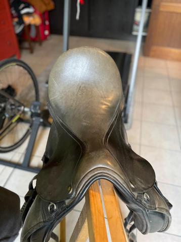 St. lourdes Sellier dressuurzadel (17,5 inch) beschikbaar voor biedingen