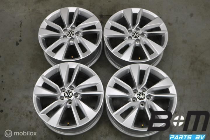 NIEUWSTAAT! Org. 17 inch velgen VW Polo - T-Cross 2GM601025D, Auto-onderdelen, Banden en Velgen, Velg(en), Gebruikt