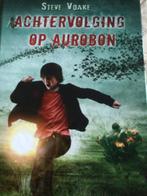 S. Voake - Achtervolging op Aurobon, Boeken, Kinderboeken | Jeugd | 13 jaar en ouder, Gelezen, S. Voake, Ophalen of Verzenden