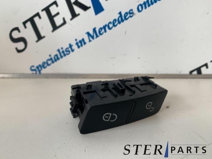 Commutateur verrouillage central des portes d'un Mercedes C-, Enlèvement ou Envoi, 3 mois de garantie, Utilisé, Mercedes-Benz