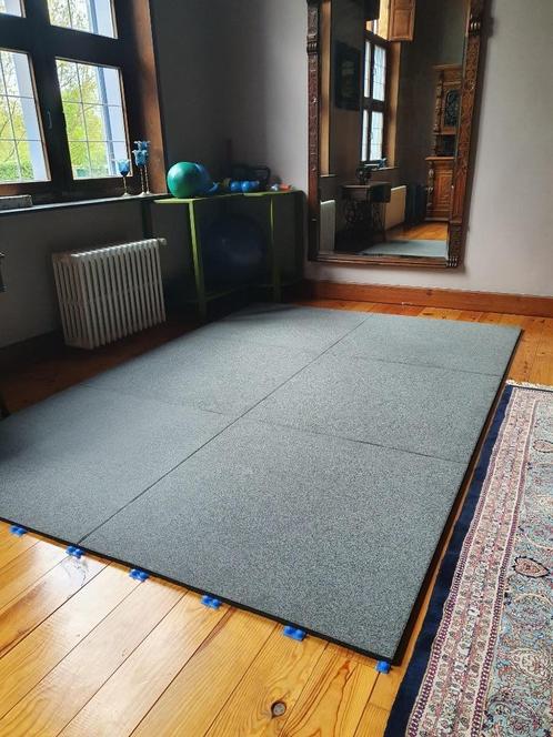 fitnesstegel - vloertegel - beschermmat, Sport en Fitness, Fitnessmaterialen, Zo goed als nieuw, Fitnessmat, Ophalen