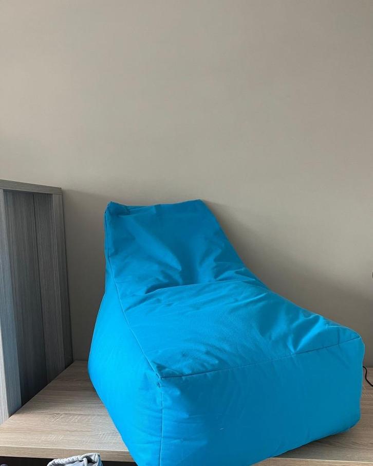 Zitzak in perfecte staat – Fris turquoiseblauw, Huis en Inrichting, Zitzakken, Zo goed als nieuw, Zitzak, Blauw, Ophalen