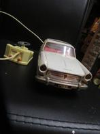 vintage speelgoed Peugeot 404 werkt op een batterij, Antiek en Kunst, Ophalen of Verzenden