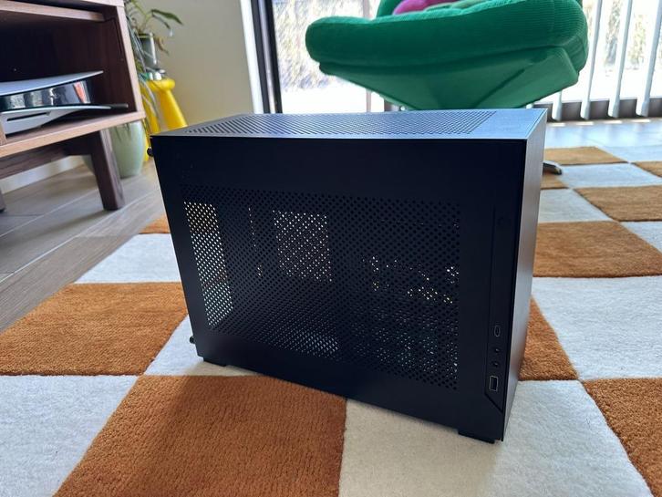 Lian Li A4-H2O PCI 4.0 mini tower behuizing, Computers en Software, Computerbehuizingen, Gebruikt, Ophalen