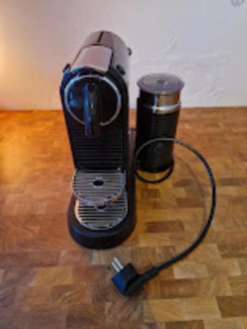 Nespresso CitiZ & Milk - met melkopschuimer, Elektronische apparatuur, Koffiezetapparaten, Gebruikt, Koffiepads en cups, Koffiemachine