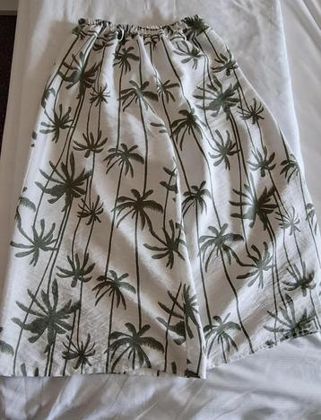 Mooie nieuwe broek en blouse large beschikbaar voor biedingen