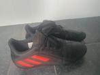 adidas voetbalschoenen maat 38 zwart rood, Ophalen of Verzenden, Gebruikt, Schoenen