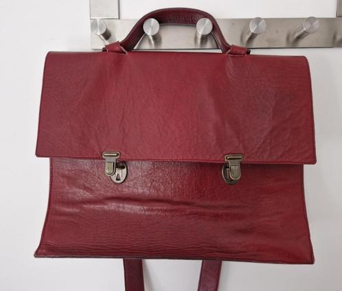 Bordeaux lederen tas met riem, Handtassen en Accessoires, Tassen | Schoudertassen, Zo goed als nieuw, Leer, Ophalen of Verzenden