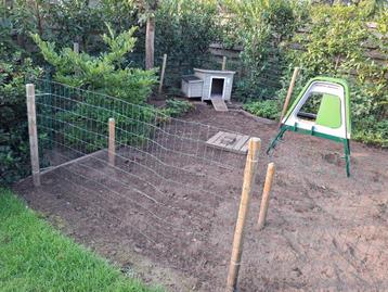 tuinpalen en draad beschikbaar voor biedingen