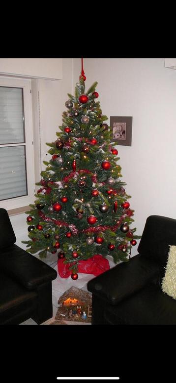 Kunstkerstboom 1,8 m beschikbaar voor biedingen