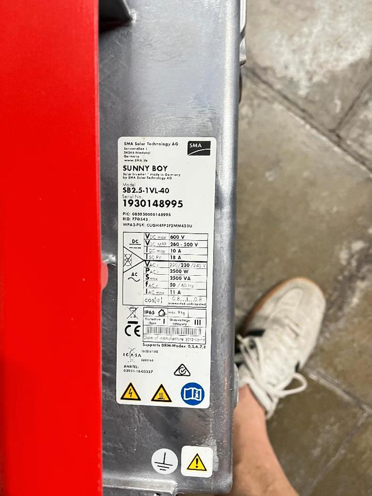 Omvormer SMA 2.5 kva SB2.5-1VL-40, Doe-het-zelf en Bouw, Zonnepanelen en Toebehoren, Zo goed als nieuw, Overige typen, 200 wattpiek of meer