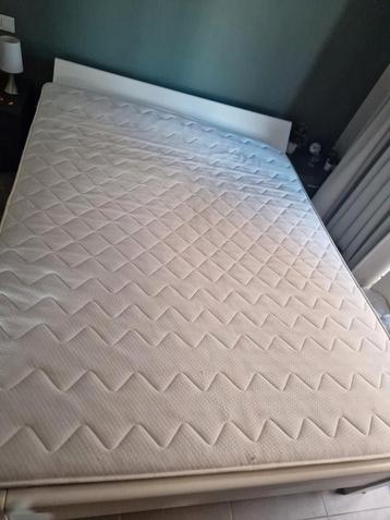 Tweepersoonsmatras 160x200 beschikbaar voor biedingen