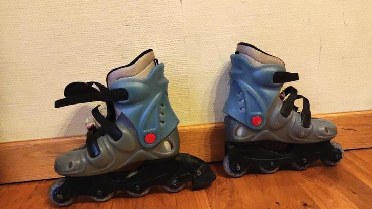 Rollers / Patins à roulettes (T37) + Casque (52-56cm) - 25€, Sports & Fitness, Patins à roulettes alignées, Enlèvement