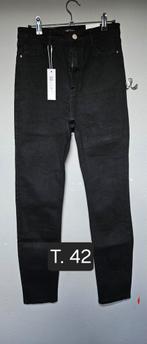 Jeans neuf T. 42, Kleding | Dames, Broeken en Pantalons, Nieuw, Ophalen