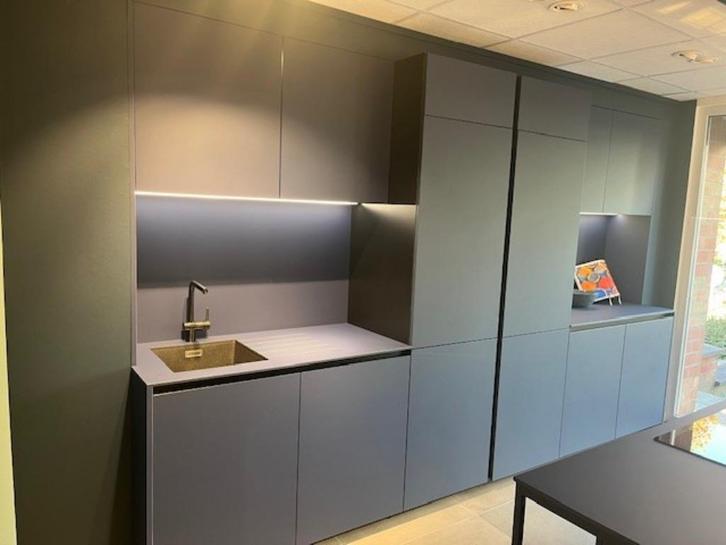 cuisine Mobalpa d'exposition, Huis en Inrichting, Keuken | Complete keukens, Nieuw, Overige typen, Blauw, Overige materialen, Greeploos