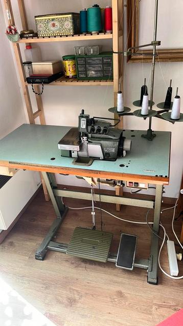 Industriele overlock machine, Enlèvement, Utilisé