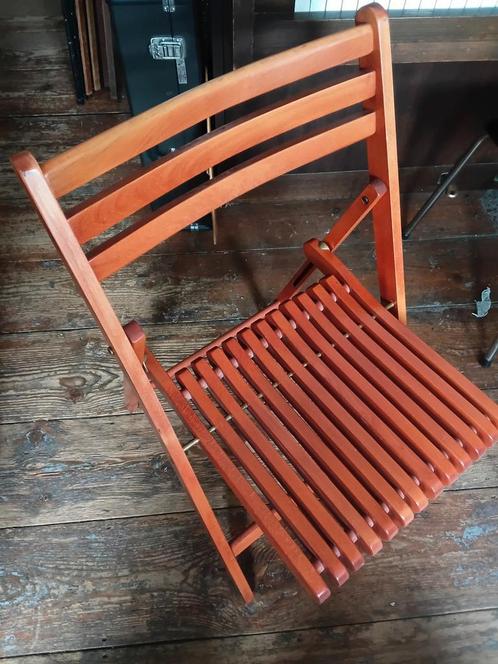 Klapstoel met perfect design (niet IKEA), Tuin en Terras, Tuinstoelen, Zo goed als nieuw, Hout, Ophalen of Verzenden