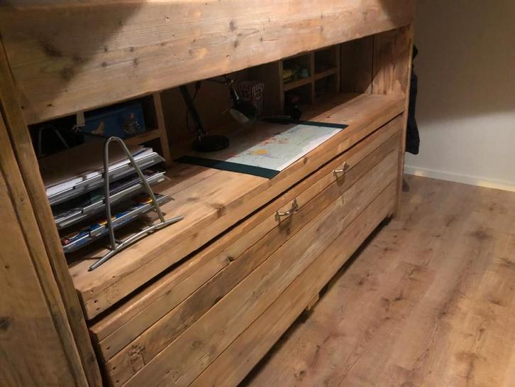 Stapelbed met uitschuifbaar bureau + opbergkist, Huis en Inrichting, Slaapkamer | Bedden, Zo goed als nieuw, Eenpersoons, Steigerhout