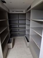 Voorraad kasten, Enlèvement