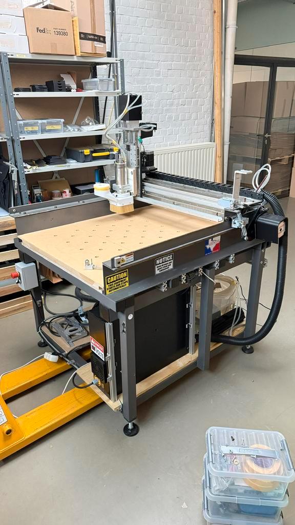 Amerikaanse cnc machine op stalen gelaste tafel, Doe-het-zelf en Bouw, Gereedschap | Freesmachines, Zo goed als nieuw, Ophalen