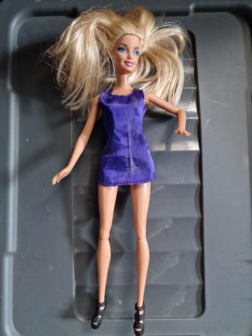 Poupée Barbie de Mattel 2009 Chine
