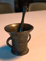 Oude bronzen/messing vijzel met stamper, Antiek en Kunst, Ophalen of Verzenden, Brons