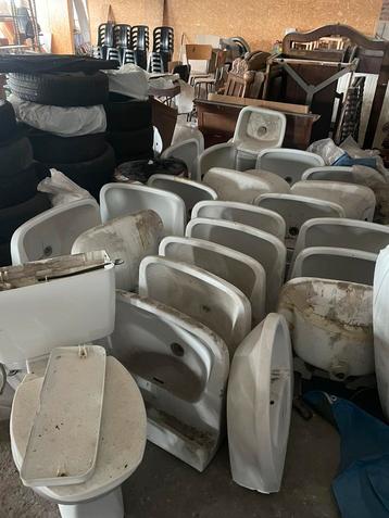 Sanitaire (toilettes, urinoirs, éviers) beschikbaar voor biedingen