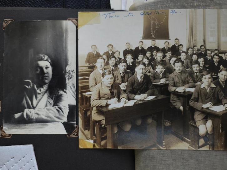 Studentenpet Leuvense schoolleraar 2 foto België, Verzamelen, Foto's en Prenten, Gebruikt, Foto, Verzenden