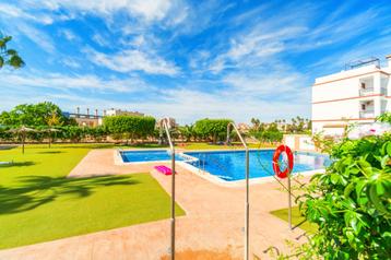 Penthouse met solarium met zeezicht te koop Orihuela Costa beschikbaar voor biedingen